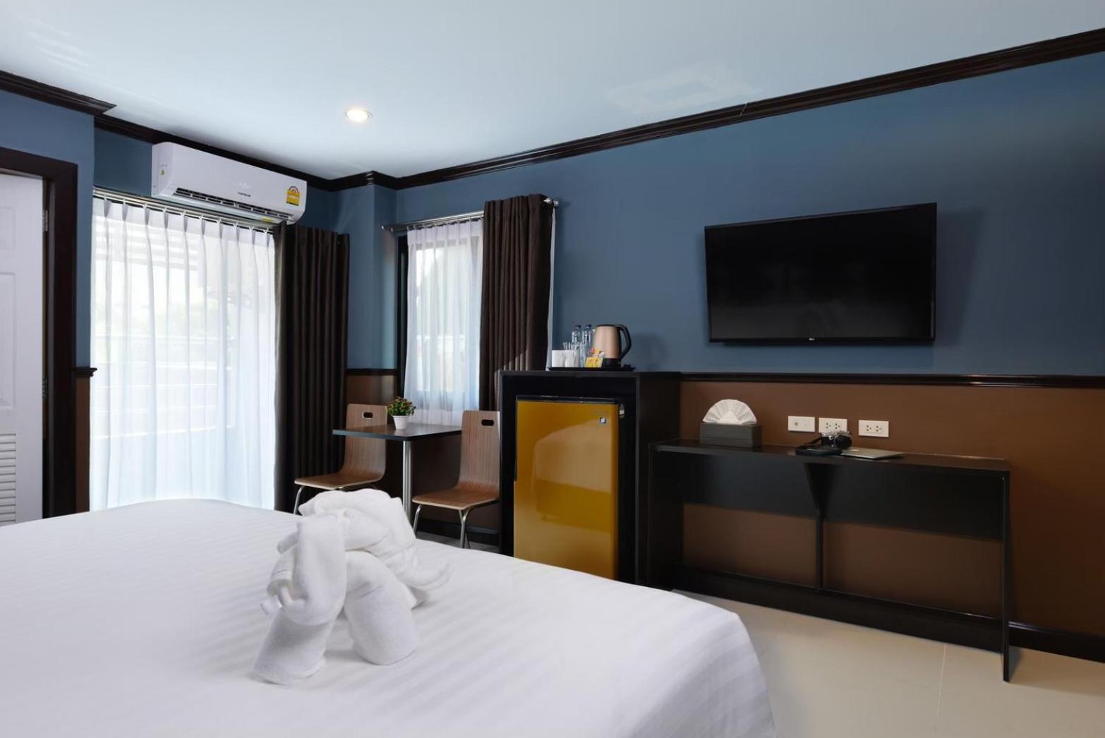 The Breton Hotel Media Bangkok Exterior photo